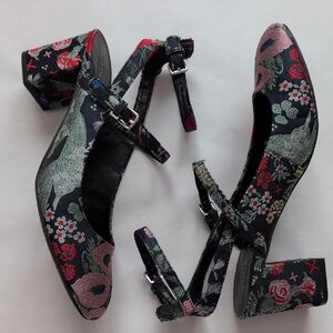 Indigo Floral Embroidered Heels - Black and Pink